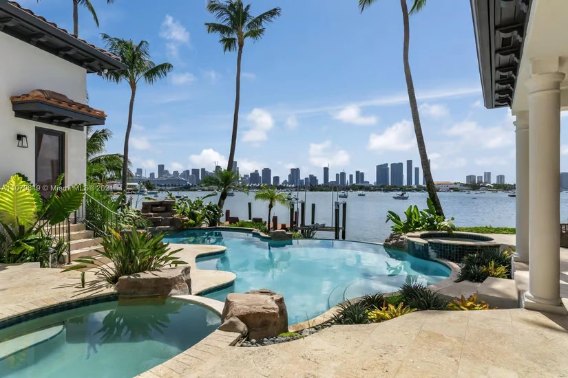 A11079819-38 casas en preconstrucción en Miami